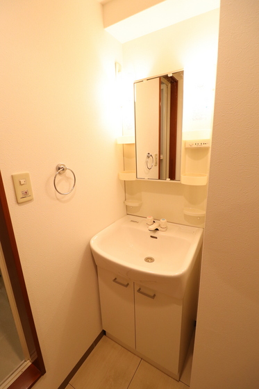 洗面設備　※別号室の写真です