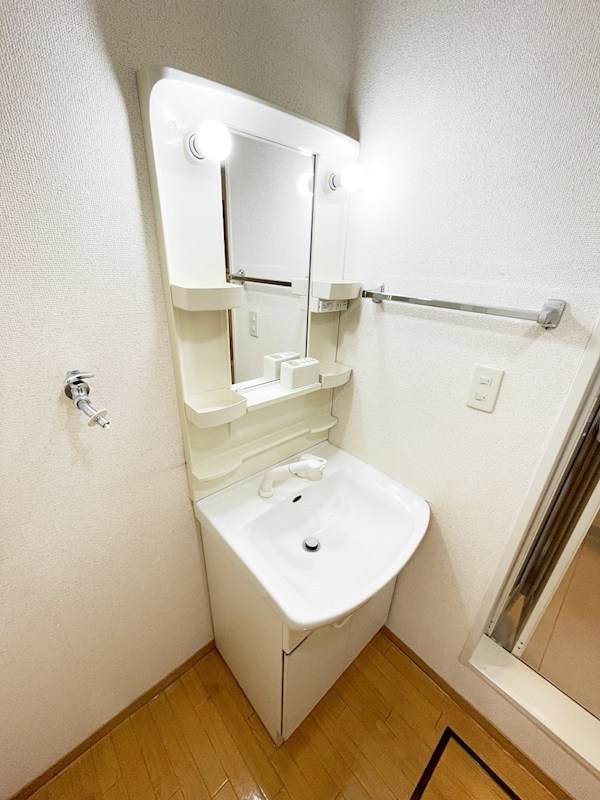 洗面設備　※同間取り参考写真です。