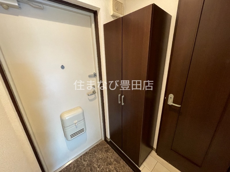玄関　同型別部屋写真