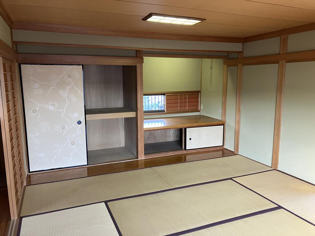 山田出口町貸家東側の内装写真