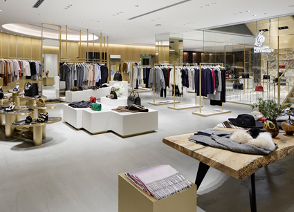 ショッピングセンター　ユナイテッドアローズ六本木ヒルズ店（ショッピングセンター）まで716m