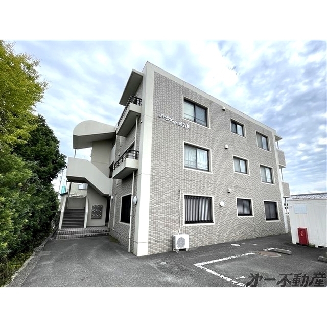 エントランス　建物外観