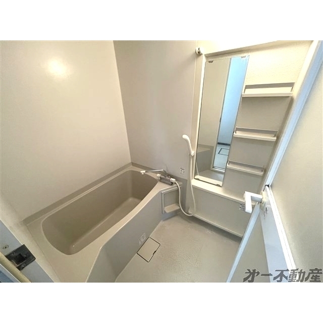 バス・シャワールーム　バスルーム