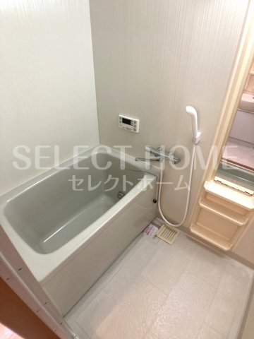 バス・シャワールーム　同型タイプゆったり過ごせるお風呂です