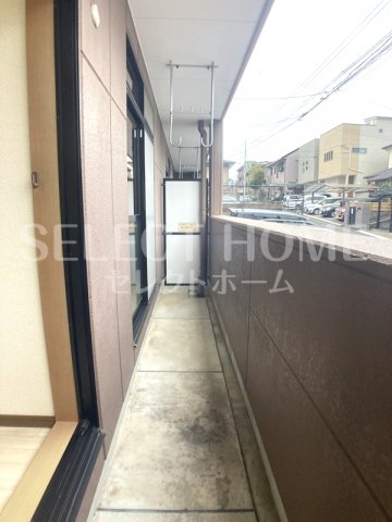 バルコニー　同型タイプバルコニー付きです