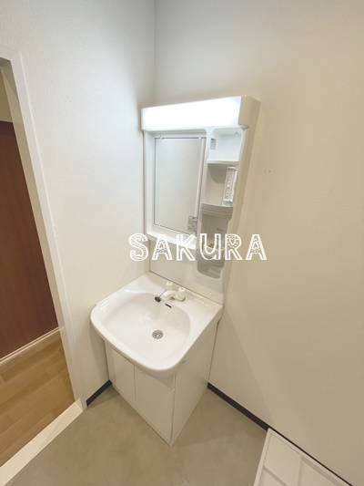 洗面設備　身支度に欠かせない独立洗面台♪