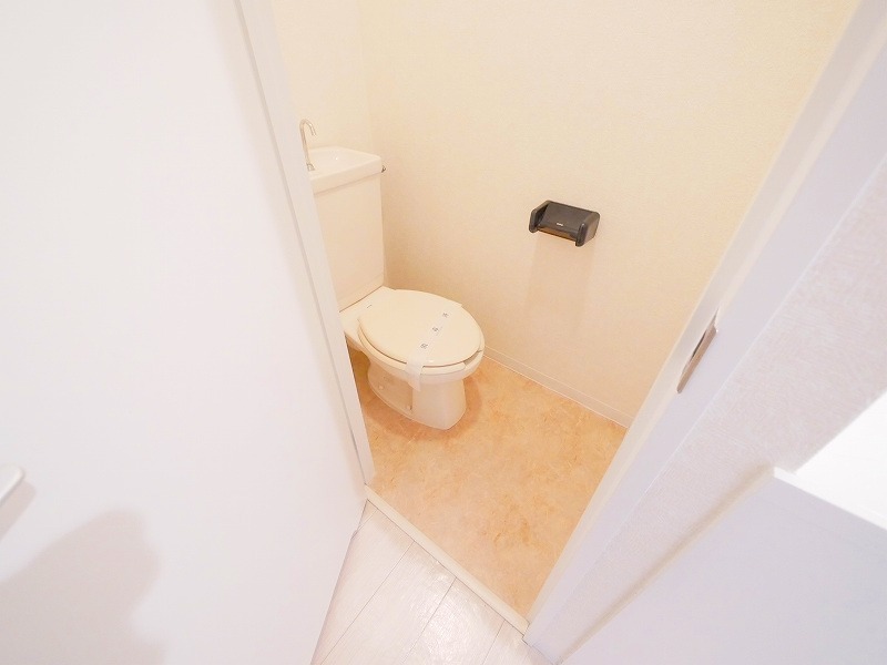 トイレ　※別号室参考写真