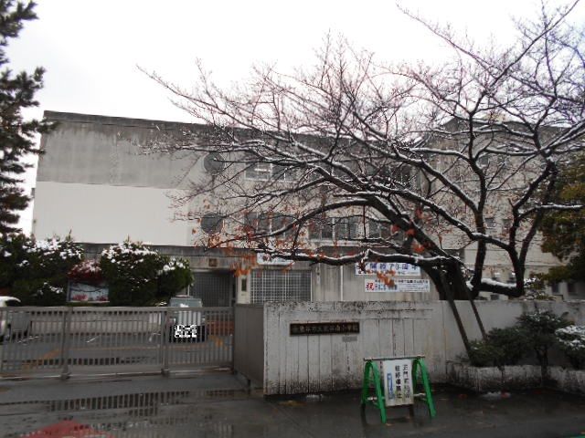 小学校　熊谷市立熊谷南小学校（小学校）まで143m