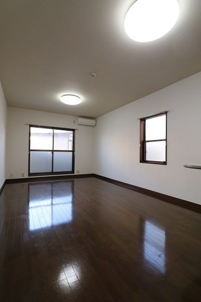 居室・リビング　ゆったり過ごせる居間です