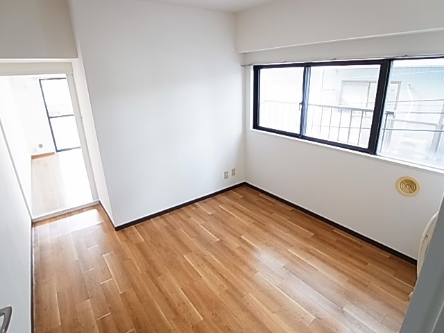 居室・リビング　同一物件別部屋写真