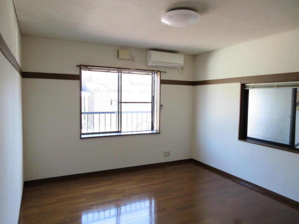 居室・リビング　（参考）他室の写真を使用しています。現況優先となります。