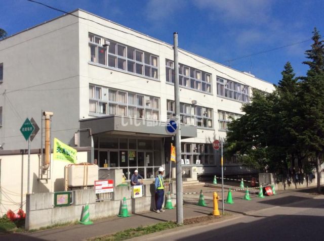 小学校　元町北小学校（小学校）まで836m