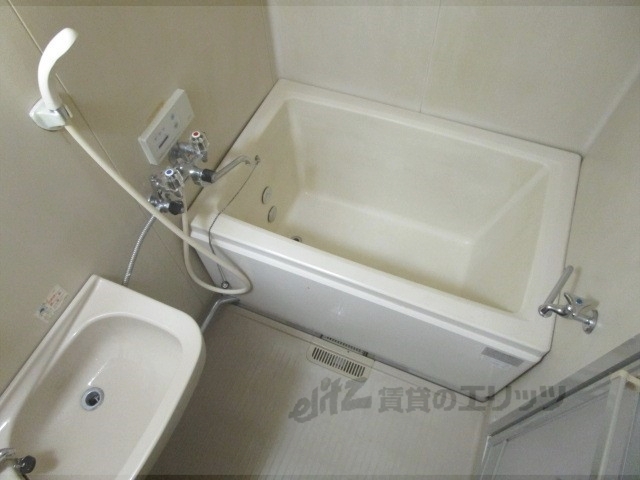 バス・シャワールーム　バス