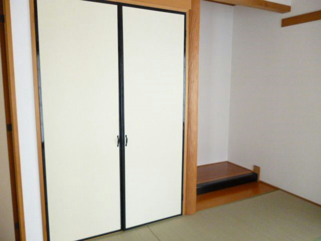 収納　和室洋室どちらにも収納ございます。