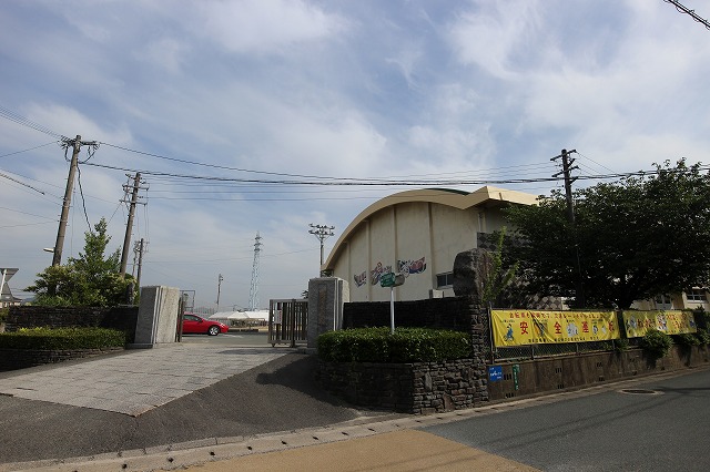 小学校　新宮町立新宮北小学校（小学校）まで550m