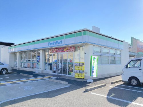 コンビニ　ファミリーマート 岸和田荒木町二丁目店（コンビニ）まで323m