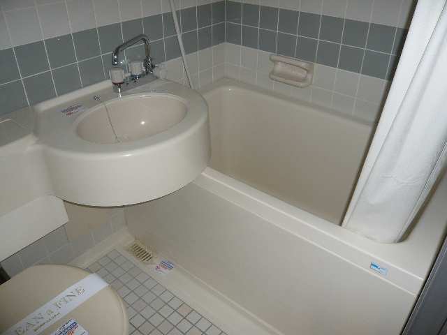 バス・シャワールーム　同一タイプ物件の写真です。