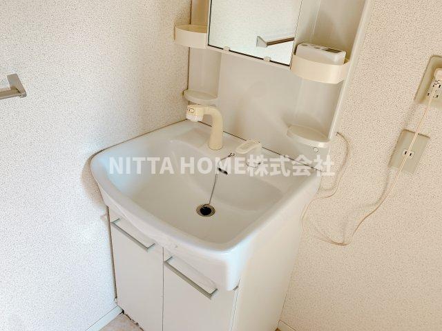 洗面設備　清潔感のある独立洗面台◆