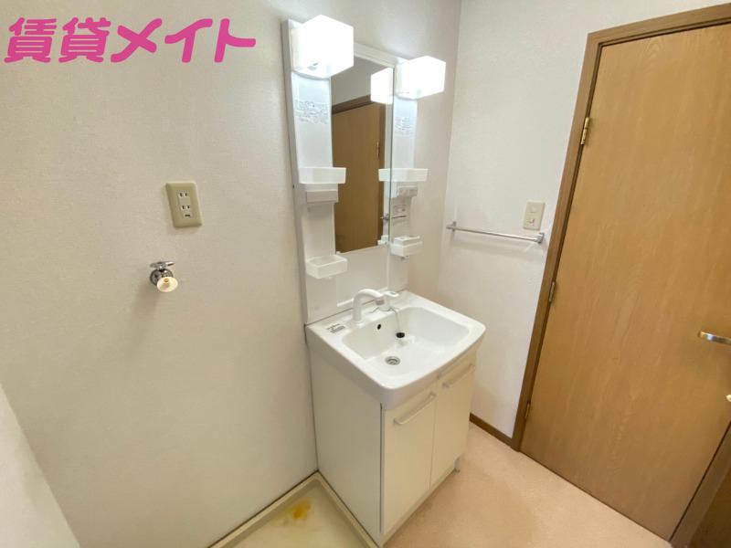 洗面設備　別部屋参考写真です。
