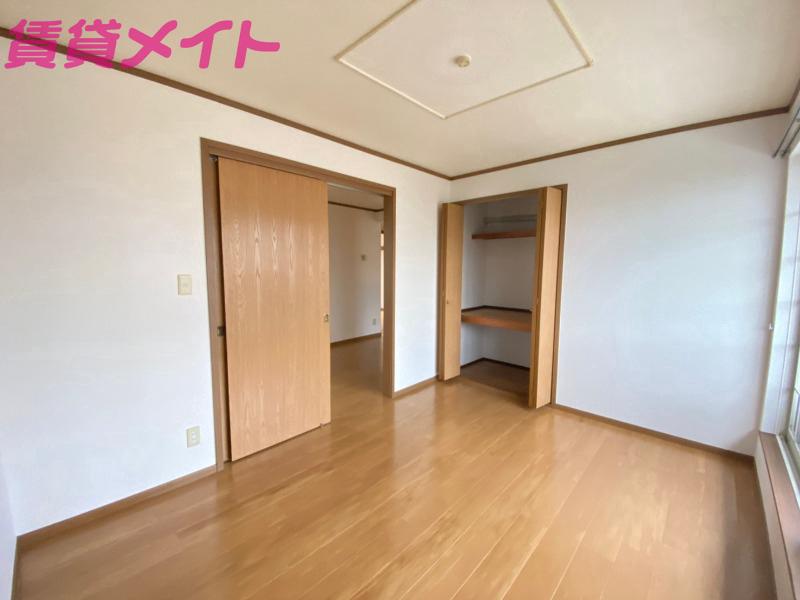 居室・リビング　別部屋参考写真です。