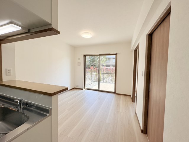 居室・リビング　参考写真になりますのでご承知おき下さい。