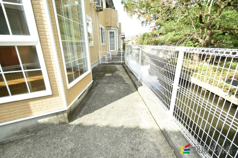 バルコニー　専用バルコニー