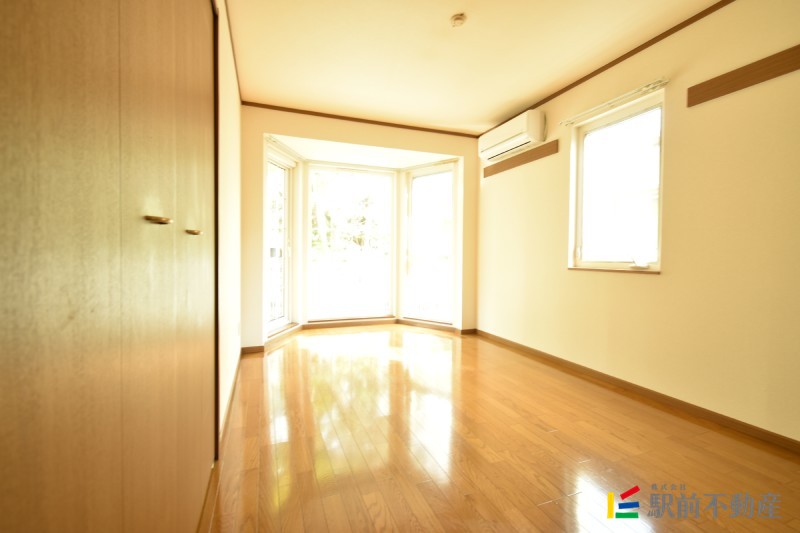 居室・リビング　テーブル置けます☆