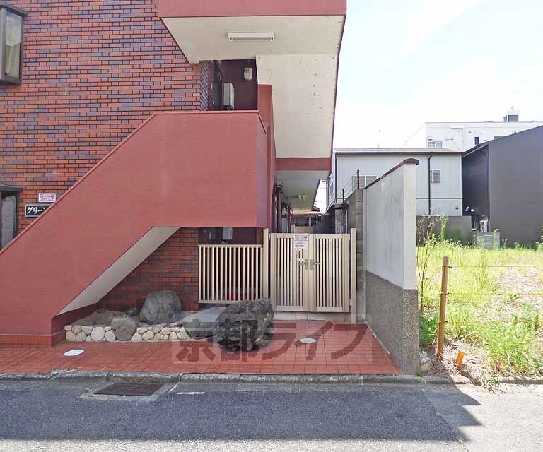 その他共有部分　建物入り口です。