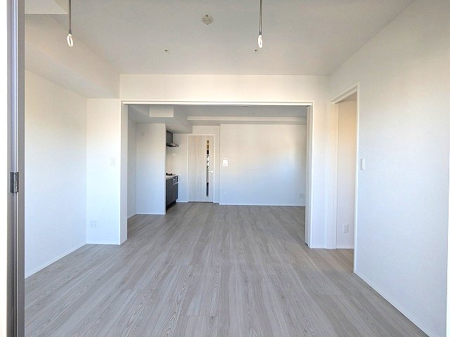 その他部屋・スペース　角部屋、リビングに窓付、洋室にエアコン・ウォークインクローゼ