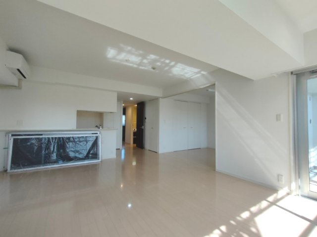 居室・リビング　同物件室内の参考写真になります※現況優先