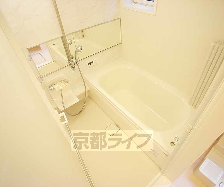 バス・シャワールーム　大きなお風呂です。