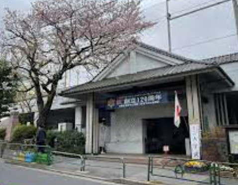 小学校　台東区立谷中小学校（小学校）まで111m