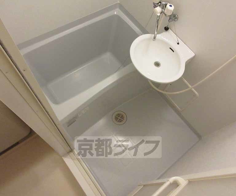 レオパレスフォーティウィンクスの風呂写真