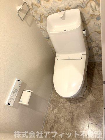 トイレ　温水洗浄暖房便座