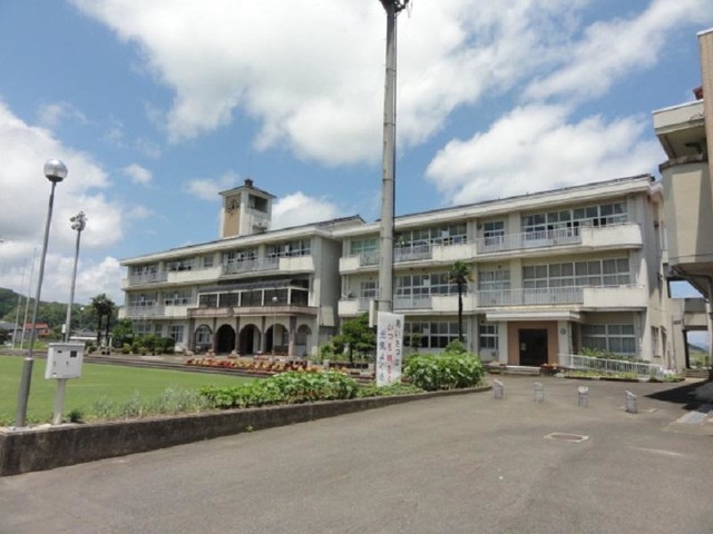 小学校　豊岡市立中筋小学校（小学校）まで1578m