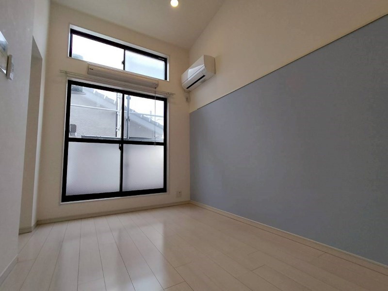 居室・リビング　アクセントクロスがオシャレ♪