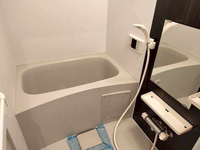 バス・シャワールーム　清潔感のあるお風呂で一日の疲れを癒しましょう。