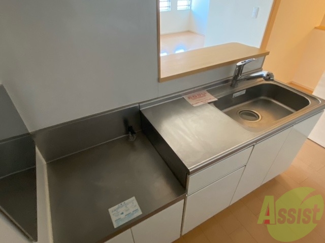 キッチン　キッチンは２口のガスコンロが設置できます