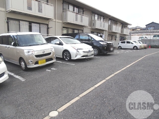 駐車場　敷地内駐車場