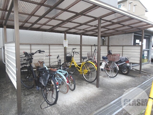 その他共有部分　屋根付き駐輪場