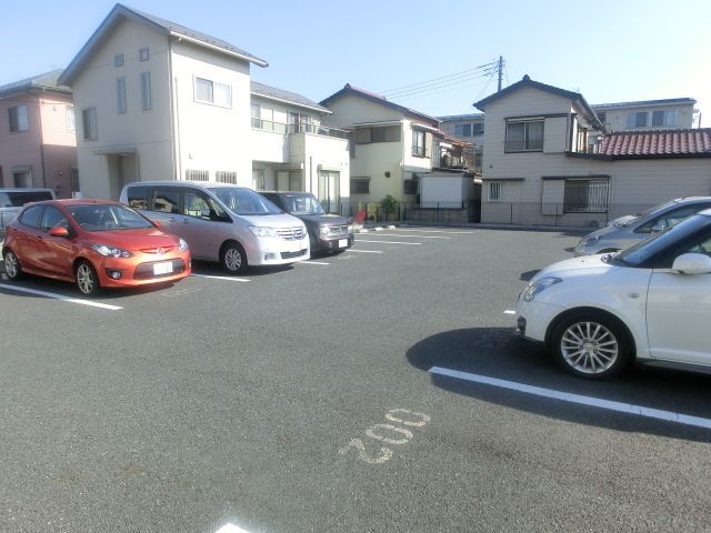 駐車場　敷地内の駐車場あります。