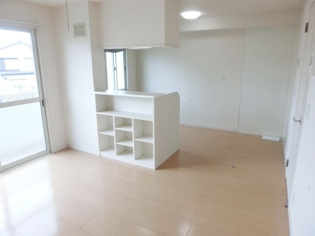 その他部屋・スペース　広々したリビングスペース