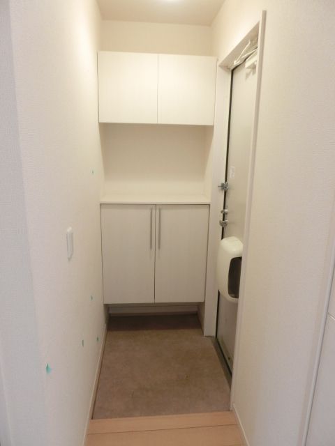 玄関　玄関収納もたっぷりです