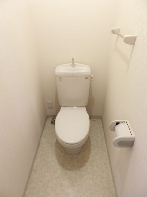 トイレ　清潔感のあるトイレです