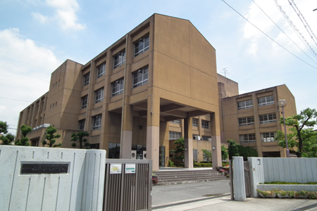 中学校　松原市立松原第七中学校（中学校）まで599m