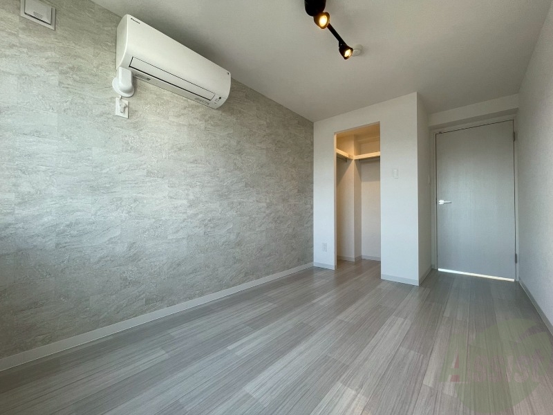 その他部屋・スペース　戸を閉めるとリビングと区切られた寝室にすることができますよ。