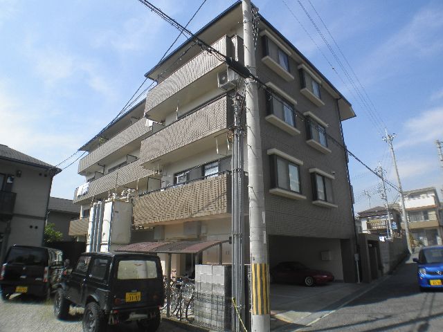 建物外観　鉄筋コンクリート造りのマンション