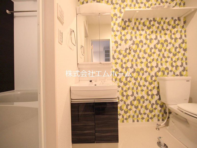 洗面設備　脱衣所　独立洗面台（シャンプードレッサー）洗濯機用意できます