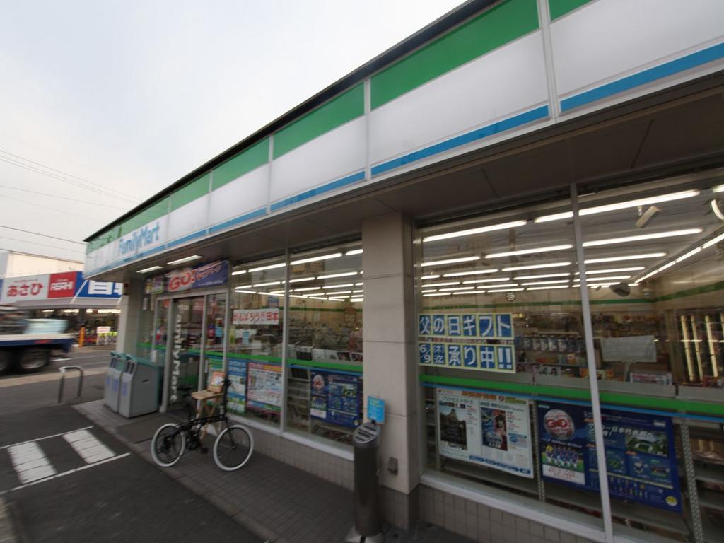 コンビニ　ファミリーマート 港本宮町店(コンビニ)（コンビニ）まで368m