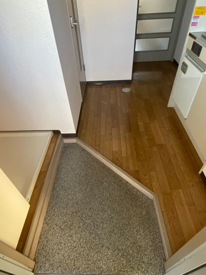 玄関　※反転タイプのお部屋です。